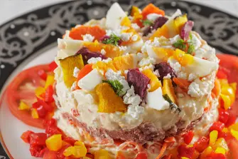 コンビーフと半熟卵のポテトサラダ　ガトー仕立て